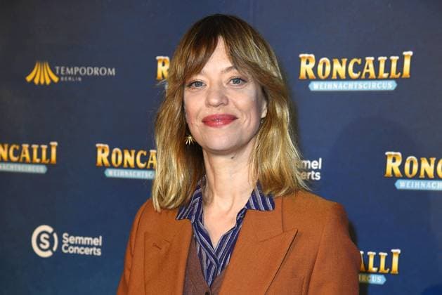 Entertainment Themen der Woche KW51 Entertainment Bilder des Tages Heike Makatsch bei der Roncalli Weihnachtscircus Premiere im Tempodrom am 20.12.2024 in Berlin Roncalli Weihnachtscircus Premiere in Berlin *** Heike Makatsch at the Roncalli Weihnachtscircus premiere at the Tempodrom on 20 12 2024 in Berlin Roncalli Weihnachtscircus premiere in Berlin 