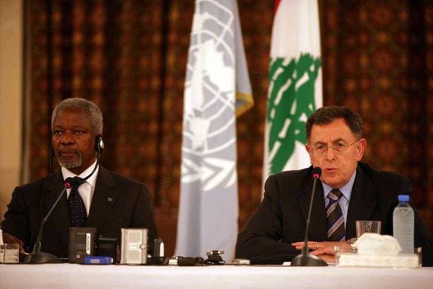 U.N. Secretary-General Kofi Annan, with Lebanese Prime Minister Fuad Saniora at a news conference Monday, August 28, 2006 in Beirut, Lebanon. The U.N. chief called for the eventual disarming of Hezbollah, but added that force wasn t the only way to achieve that goal. (Paul Assaker MCT) Beirut LBN EDITORIAL USE ONLY Copyright: xx 1034366 PaulxAssakerx krtphotoslive225574