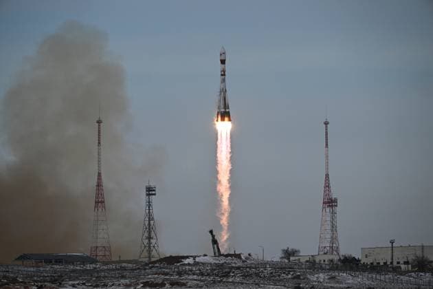 News Themen der Woche KW52 News Bilder des Tages Kazakhstan Russia Space 8836031 25.12.2024 The Soyuz-2.1b rocket with the high-resolution Earth observation satellite Resurs-P Number 5 blasts off from the launchpad at the Baikonur Cosmodrome, Kazakhstan. Maksim Blinov Sputnik Baikonur Kazakhstan  Copyright: xMaksimxBlinovx