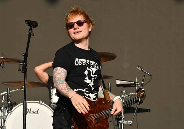 2024 BottleRock Napa Valley - Day 3 Ed Sheeran performs live on stage with The Offspring during 2024 BottleRock at Napa Valley Expo on May 26, 2024 in Napa, California. Napa Napa Valley EXPO CA USA Copyright: xCxFlanigan imageSPACEx