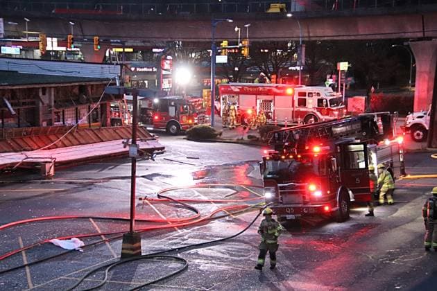 News Bilder des Tages December 29, 2024, Coquitlam, Bc, CANADA: First responders attend the scene after an explosion at strip mall in Coquitlam, B.C. on Sunday Dec. 29, 2024. Coquitlam CANADA  - ZUMAc35_ 20241229_zaf_c35_009 Copyright: xShanexMackichanx