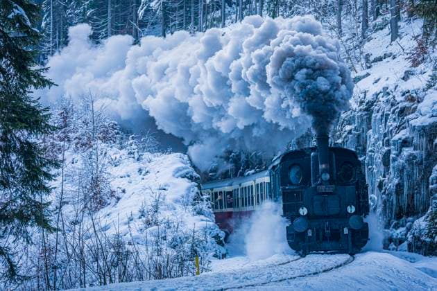 Bilder des Jahres 2024, News 12 Dezember News Bilder des Tages Steam locomotive 310.0134 called Kafemlejnek during the post-Christmas historical ride on the cog railway line between Korenov and Harrachov, Jablonec region, December 30, 2024. (CTKxPhoto RadekxPetrasek) CTKPhotoP2024123004359  CTKPhotoP2024123004359
