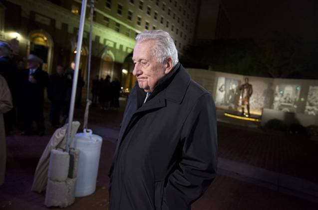 50 ANNIVERSARY OF JFK ASSASSINATION Clint Hill, who served on Jacqueline Kennedy s Secret Service detail speaks after placing a wreath outside the Hilton hotel in Fort Worth, Texas, at a tribue to President John F. Kennedy on Friday, Nov. 22, 2013, marking the 50th anniversary of his death. (Joyce Marshall Fort Worth Star-Telegram MCT) Fort Worth TX USA EDITORIAL USE ONLY Copyright: xx 1145940 JoycexMarshallx krtphotoslive648782
