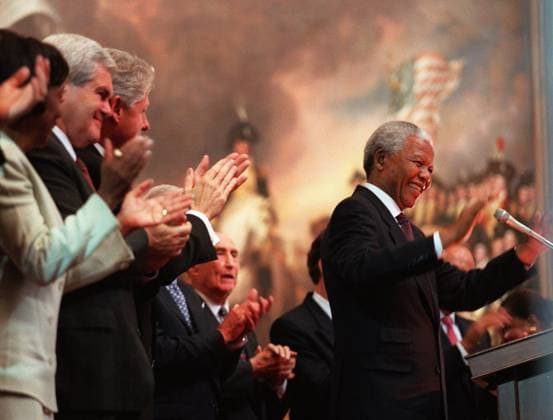 Archivbilder der Woche KW01 Nelson Mandela South African President Nelson Mandela speaks in the rotunda of the U.S. Capitol in Washington, D.C., in this file photo from September 23, 1998. (Chuck Kennedy MCT) WASHINGTON DC USA EDITORIAL USE ONLY Copyright: xx 1146445 CHUCKxKENNEDYx krtphotoslive651235