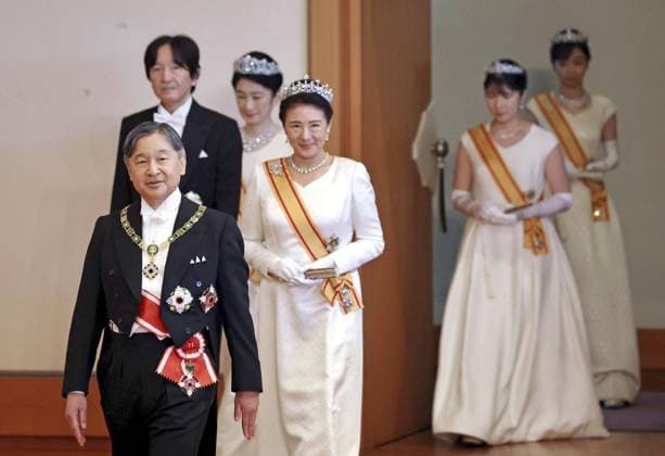 Bilder des Jahres 2025, Entertainment 01 Januar Entertainment Themen der Woche KW01 Entertainment Bilder des Tages New Year ceremony by Japan s imperial family Japanese Emperor Naruhito (front), Empress Masako (behind him) and other imperial family members attend a New Year s ceremony at the Imperial Palace in Tokyo on Jan. 1, 2025. (Pool photo)  A14AA0003929233P