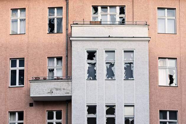 Bilder des Jahres 2025, News 01 Januar News Themen der Woche KW01 News Bilder des Tages 01.01.2025,Neujahr,Berlin,Impressionen vom ersten Tag des Jahres 2025.Zahlreiche Fensterscheiben von Wohnhäusern sind durch Feuerwerkskörper zu Schaden gekommen.Bezirk Schöneberg Hauptstrasse Belziger Strasse Vorbergstrasse