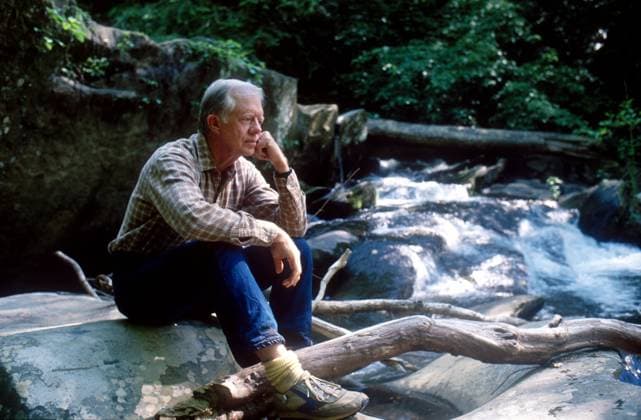 Archivbilder der Woche KW01 February 12, 1988, Plains, Georgia, USA: Former U.S. President JIMMY CARTER, 64, spends time by the river on his North Georgia mountain retreat thinking about his plans to make the world a better place. Plains USA - ZUMAn03_ 19880212_jes_n03_229 Copyright: xRobinxRaynex