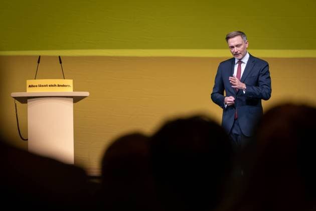 FDP Dreikoenigstreffen in Stuttgart Christian Lindner (FDP) spricht vor vollem Haus bei seiner Rede auf der Buehne im Rahmen der Dreikoenigskundgebung der Freien Demokraten im Opernhaus in Stuttgart, Stuttgart, 06.01.2025 Stuttgart Baden-Wuerttemberg Deutschland *** FDP Three Kings Meeting in Stuttgart Christian Lindner FDP speaks in front of a full house during his speech on stage at the Three Kings Rally of the Free Democrats at the Opera House in Stuttgart, Stuttgart, 06 01 2025 Stuttgart Baden Wuerttemberg Germany