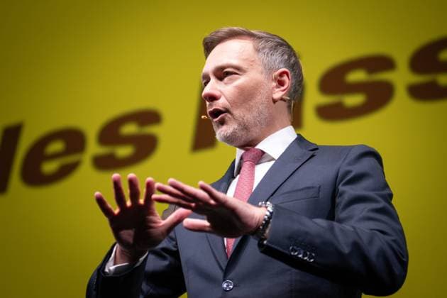 FDP Dreikoenigstreffen in Stuttgart Christian Lindner (FDP) im Portrait bei seiner Rede auf der Buehne im Rahmen der Dreikoenigskundgebung der Freien Demokraten im Opernhaus in Stuttgart, Stuttgart, 06.01.2025 Stuttgart Baden-Wuerttemberg Deutschland *** FDP Three Kings Meeting in Stuttgart Christian Lindner FDP in portrait during his speech on stage at the Three Kings Rally of the Free Democrats at the Opera House in Stuttgart, Stuttgart, 06 01 2025 Stuttgart Baden Wuerttemberg Germany