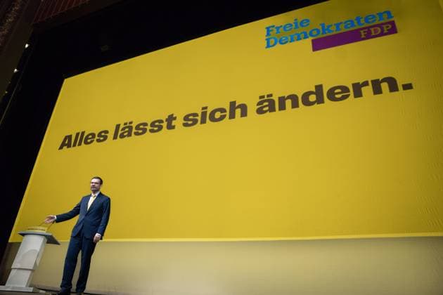 FDP Dreikoenigstreffen in Stuttgart Marco Buschmann, im Portrait bei seiner Rede auf der Buehne im Rahmen der Dreikoenigskundgebung der Freien Demokraten im Opernhaus in Stuttgart, Stuttgart, 06.01.2025 Stuttgart Baden-Wuerttemberg Deutschland *** FDP Three Kings Meeting in Stuttgart Marco Buschmann, in portrait during his speech on stage at the Three Kings Rally of the Free Democrats at the Opera House in Stuttgart, Stuttgart, 06 01 2025 Stuttgart Baden Wuerttemberg Germany