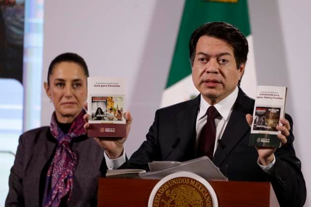 Mario Delgado Carrillo, Secretary of Public Education showing books during the press conference where the campaign Ã¢â‚¬oeStay away from drugs, fentanyl kills you!Ã¢â‚¬Â was announced. at National Palace. on January 7, 2025 in Mexico City, Mexico. Mexico City Mexico - ZUMAe321 20250107_zia_e321_012 Copyright: xLuisxBarronx