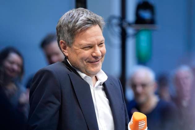 News Bilder des Tages Deutschlandfunk, Humboldt Forum, Vizekanzler Robert Habeck Studio 9 - Live aus dem Humboldt Forum in Berlin von Deutschlandfunk Kultur, Gespräch von Korbinian Frenzel mit Vizekanzler Robert Habeck, B90 Die Grünen Berlin Berlin GER