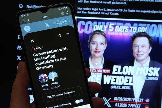 News Themen der Woche KW02 News Bilder des Tages Live-Gespräch auf der Online-Plattform X (vormals Twitter) zwischen Alice Weidel, Kanzlerkandidatin der Partei Alternative für Deutschland, und dem US-amerikanischen Tech-Unternehmer Elon Musk. Auf einem Laptop wurde der X-Account von Alice Weidel mit dem Live-Talk geöffnet. Davor wurde auf einem Smartphone der X-Account mit dem Link zu dem Live-Talk aufgerufen. Schnelsen Hamburg
