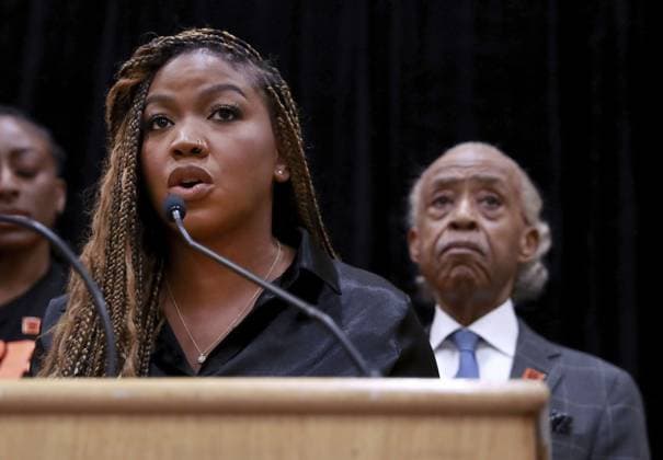 US-NEWS-USRUSSIA-GRINER-WHELAN-TB Cherelle Griner talks about her wife, WNBA player Brittney Griner, during a news conference on July 8, 2022, in Chicago during WNBA All-Star weekend, joined by Rev. Al Sharpton, right. (Chris Sweda Chicago Tribune TNS) EDITORIAL USE ONLY Copyright: xx 58592632W ChrisxSwedax krtphotoslive920563