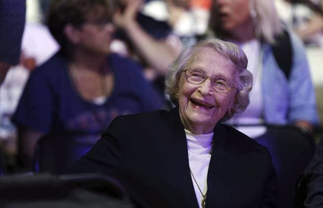 SPORTS-FBN-WIEDERER-COLUMN-SPORTSPLUS-TB Virginia McCaskey smiles while talking with a fan during the Bears100 Celebration at the Donald E. Stephens Convention Center on June 8, 2019, in Rosemont, Illinois. (John J. Kim Chicago Tribune TNS) EDITORIAL USE ONLY Copyright: xx 68315416W JohnxJ.xKimx krtphotoslive924558