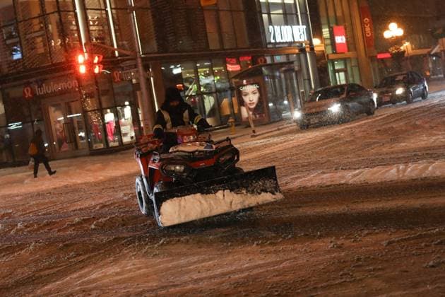 Overnight Snowfall In Ontario People Cross An Intersection At Bloor And Yonge As Toronto And The GTA Areas Experience Overnight Snowfall In Ontario, Canada, On January 11, 2025. Toronto Canada  Copyright: xArrushxChoprax originalFilename: chopra-notitle250111_npy7N.jpg
