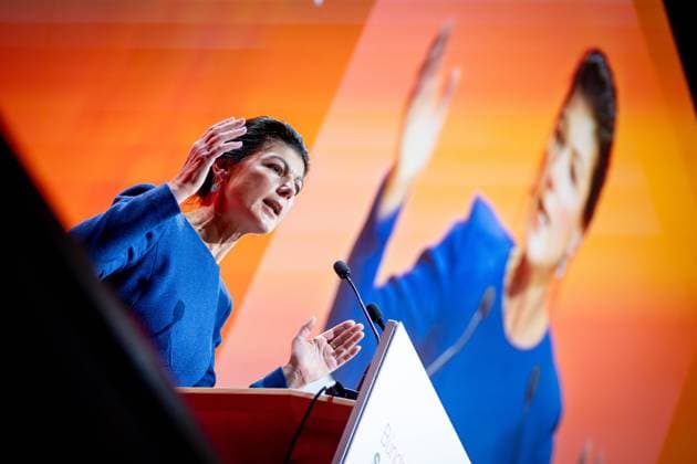 Bundesparteitag vor der Bundestagswahl 2025 BSW Bundnis Sahra Wagenknecht in Bonn Parteigründerin und Parteivorsitzende Sahra Wagenknecht hält eine Rede vor dem Parteitag;Bundesparteitag vor der Bundestagswahl 2025 BSW Bundnis Sahra Wagenknecht in Bonn , Bonn NRW Deutschland World Conference Center *** Federal party conference before the 2025 federal election BSW Bundnis Sahra Wagenknecht in Bonn Party founder and chairwoman Sahra Wagenknecht gives a speech before the party conference Federal party conference before the 2025 federal election BSW Bundnis Sahra Wagenknecht in Bonn , Bonn NRW Germany World Conference Center