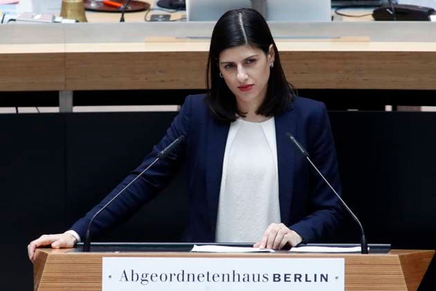 Derya Caglar, SPD, Speech in the 7 Plenary session Berlin House of Representatives, State parliament, Berlin, Berlin Germany, Germany