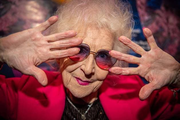 Bilder des Jahres 2025, Entertainment 01 Januar Entertainment Themen der Woche KW03 Entertainment Bilder des Tages 15.1.2025 xesx Frankfurt, Kino Harmonie VIKA Filmisches Porträt der mit 84 Jahren ältesten D-Jane Polens - Virginia Vika Szmydt Bld zeigt Virginia Vika Szmydt *** 15 1 2025 xesx Frankfurt, Kino Harmonie VIKA Cinematic portrait of Polands oldest D Jane at 84, Virginia Vika Szmydt Bld shows Virginia Vika Szmydt ES