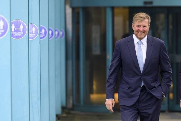 Entertainment Themen der Woche KW03 Entertainment Bilder des Tages King Willem-Alexander Visits Tax Office - Apeldoorn His Majesty the King Willem-Alexander of Netherlands during a working visit to the Information Provision Directorate of the Tax and Customs Administration in Apeldoorn, Netherlands on January 16, 2025. Photo by NLBeeld Patrick van Emst Bruno Press ABACAPRESS.COM Apeldoorn Netherlands  Copyright: xBrunoxPress ABACAx
