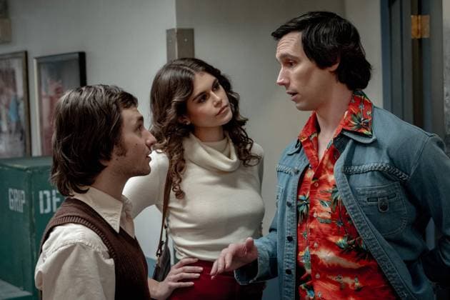 Lorne Michaels (Gabriel LaBelle), Jacqueline Carlin (Kaia Gerber), Chevy Chase (Cory Michael Smith) in Saturday Night (2024). Photo credit: Hopper Stone Sony Pictures  Copyright: xHopperxStonex 34763-012THA The Hollywood Archive