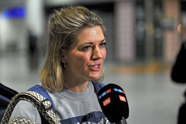 Entertainment Themen der Woche KW03 RTL - Dschungelcamp 2025. Nina Bott anläßlich der Abreise der Kandidaten der RTL - Sendung Ich bin ein Star - holt mich hier raus zum Dschungel-Camp 2025 in Australien am 16.01.2025 auf dem Flughafen Frankfurt Main. 20250116MWI021248 *** RTL Dschungelcamp 2025 Nina Bott on the occasion of the departure of the candidates of the RTL program Ich bin ein Star holt mich hier raus to the Jungle Camp 2025 in Australia on 16 01 2025 at Frankfurt Main Airport 20250116MWI021248