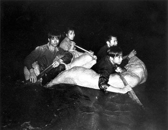 Archivbilder der Woche KW03 Three illegal immigrants are spotted in Deep Bay. 11NOV79 Hong Kong Hong Kong EDITORIAL USE ONLY  Copyright: xx MER1301041446402267 C.xY.xYux scmpphotos673709