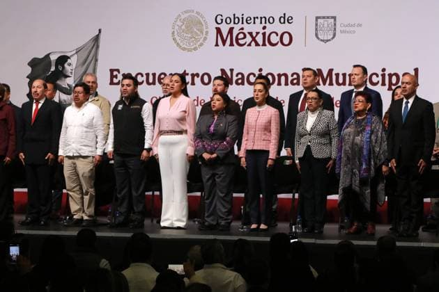 Claudia Sheinbaum, President Of Mexico, Leads The National Municipal Meeting The President of Mexico, Claudia Sheinbaum, leads the National Municipal Meeting at the World Trade Center International Exhibition and Convention Center in Mexico City, Mexico, on January 16, 2025. Claudia Sheinbaum is also accompanied at this meeting by some members of her cabinet, as well as governors from the different states of the Republic. MÃ xico City Mexico  Copyright: xJosexLuisxToralesx originalFilename: torales-notitle250116_npuip.jpg