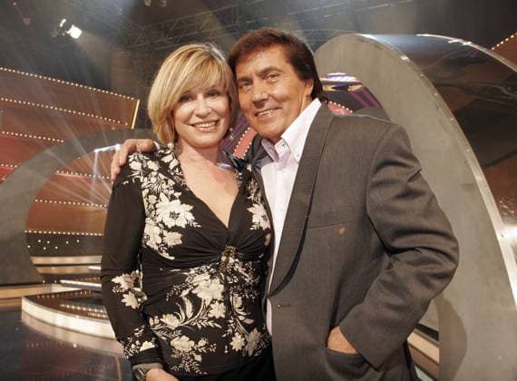 Saenger Frank Michael und Mary Roos am 28.09.2007 bei der Probe zur Fernsehshow MUSIK FUER SIE in der Sporthalle Dessau Photos: Scherf Sachsen Anhalt Deutschland *** Singers Frank Michael and Mary Roos on 28 09 2007 at the Sample to TV show Music for you in the Sports Hall Dessau Photos Scherf Saxony Anhalt Germany