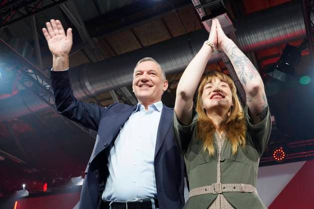 Bundesparteitag, Die Linke, Ines Schwerdtner Jan van Aken Außerordentlicher Bundesparteitag, Bundestagswahl, Die Linke, Berlin, Ines Schwerdtner Jan van Aken Berlin Berlin GER *** Federal Party Conference, Die Linke, Ines Schwerdtner Jan van Aken Extraordinary Federal Party Conference, Bundestag election, Die Linke, Berlin, Ines Schwerdtner Jan van Aken Berlin Berlin GER