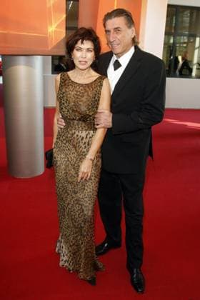 Anja Kruse und Ehemann Norbert bei der 11. Verleihung des Deutscher Fernsehpreis 2009 in Koeln, Ankunft der Gaeste, Kleid von La Perla, Nordrhein-Westfalen Germany, Deutschland *** Anja Kruse and Husband Norbert at the 11 award Ceremony of German Television Prize 2009 in Cologne, Arrival the Guests, Dress from La Perla, North Rhine Westphalia Germany, Germany