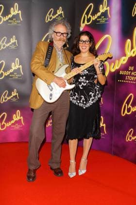 Jean Puetz und Ehefrau Pina Coluccia zu Gast bei der Premiere des Musicals Die Buddy Holly Story im Colosseum Theater Essen in Essen am 08.10.09. Nordrhein-Westfalen Germany *** Jean Puetz and Wife Pina Coluccia to Guest at the Premiere of Musicals the Buddy Holly Story at Colosseum Theatre Food in Food on 08 10 09 North Rhine Westphalia Germany