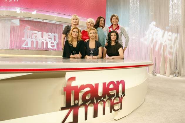 frauenzimmer, neue Daily Talk Show auf VOX, TV-Show mit o.R.v.l. Evelyn Holst, Maite Kelly, Birgit Ehrenberg, Bettina Boettinger, u.R.v.l. Yasmina Filali, Martina Brandl, Hatice Aykuen, die Moderatorinnen sollen in taeglich neuer Konstellation talken, Berlin Germany, Deutschland *** womens room, New Daily Talk Show at VOX, TV Show with O r V l Evelyn Holst, Maite Kelly, Birgit Ehrenberg, Bettina Boettinger, U r V l Yasmina Filali, Martina Brandl, HAtice Aykuen, the Moderators shall in daily New Constellation talk, Berlin Germany, Germany