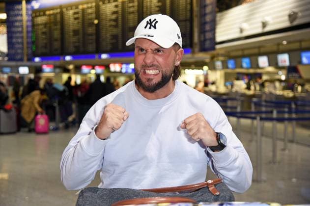 Entertainment Themen der Woche KW03 Entertainment Bilder des Tages Maurice Dziwak - Abflug der Kandidaten der RTL-TV-Show ICH BIN EIN STAR HOLT MICH HIER RAUS (Dschungelcamp) nach Australien am Frankfurt International Flughafen in Frankfurt am Main am 18.01.2025 *** Maurice Dziwak Departure of the candidates of the RTL TV show ICH BIN EIN STAR HOLT MICH HIER RAUS Dschungelcamp to Australia at Frankfurt International Airport in Frankfurt am Main on 18 01 2025