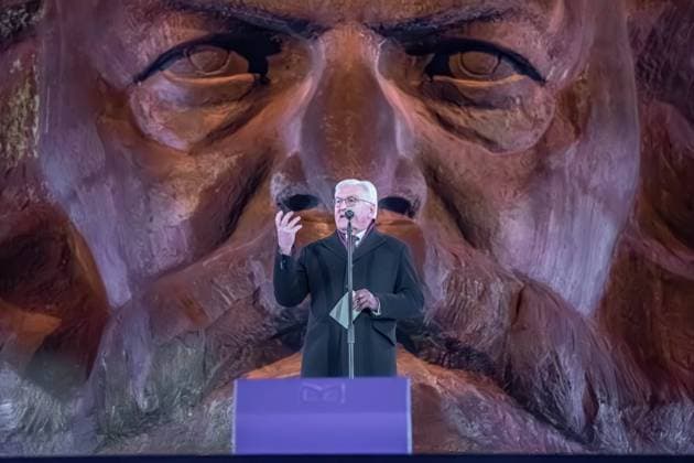 Bilder des Jahres 2025, News 01 Januar News Themen der Woche KW03 News Bilder des Tages Chemnitz, Deutschland 18. Januar 2025: Die Eröffnung Chemnitz - Kulturhauptstadt Europas 2025 Im Bild: Bundespräsident Bundespaesident Frank Walter Steinmeier bei der Eröffnungsshow Eroeffnungsshow *** Chemnitz, Germany January 18, 2025 The opening Chemnitz European Capital of Culture 2025 In the picture Federal President Frank Walter Steinmeier at the opening show Opening show Copyright: xFotostandx xNachtigallx