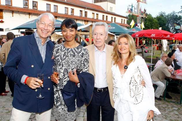 Joe Groebel mit Begleitung und Maren Gilzer und Ehemann Egon Freiheit beim Sommerfest der B.Z. auf Schloss Diedersdorf bei Berlin, Brandenburg Deutschland, Germany *** Joe Groebel with Support and Maren Gilzer and Husband Egon Freedom at Summer Festival the B Z at Castle Diedersdorf at Berlin, Brandenburg Germany, Germany