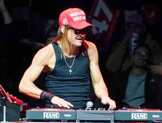 Bilder des Jahres 2025, Entertainment 01 Januar Entertainment Themen der Woche KW03 Entertainment Bilder des Tages Musician Kid Rock performs at the Make America Great Again Victory Rally, which includes an appearance by President-elect Donald Trump with additional performances by the Village People, Billy Ray Cyrus, and Lee Greenwood at Capital One Arena, in Washington, DC, on Sunday, January 19, 2025.  WAP20250119221 LEIGHxVOGEL