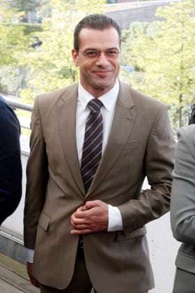 DER MINISTER, Settermin in Berlin zum SAT.1-Film ueber Karl-Theodor zu Guttenberg, mit Kai Schumann als Guttenberg, Berlin Deutschland, Germany *** the MINISTER, Settermin in Berlin to SAT 1 Film Via Karl Theodor to Guttenberg, with Kai Schumann as Guttenberg, Berlin Germany, Germany