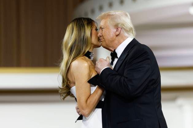 Bilder des Jahres 2025, Entertainment 01 Januar Entertainment Themen der Woche KW04 Entertainment Bilder des Tages President Donald Trump dances with First Lady Melania TrumpMelania at the Commander-in-Chief Ball on Monday, January 20, 2025 in Washington, DC. Pool  WAX2025012019923426 AnnaxMoneymaker