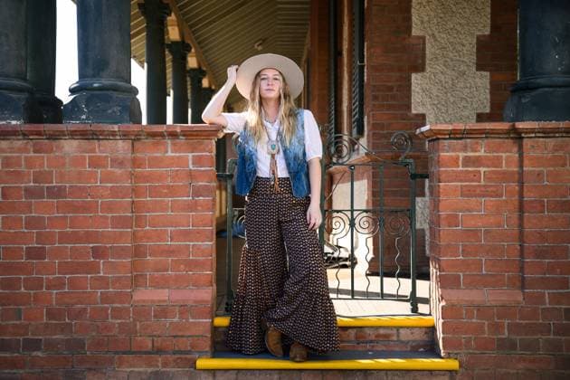 TAMWORTH COUNTRY MUSIC FESTIVAL, Musician and Golden Guitar nominee Ashleigh Dallas poses for a photograph during the 53rd Tamworth Country Music Festival in Tamworth, NSW, Friday, January 24, 2025. ( NO ARCHIVING, EDITORIAL USE ONLY, NO USE IN BOOKS WITHOUT CONSENT TAMWORTH NEW SOUTH WALES AUSTRALIA  Copyright: xBIANCAxDExMARCHIx 20250124135818262490