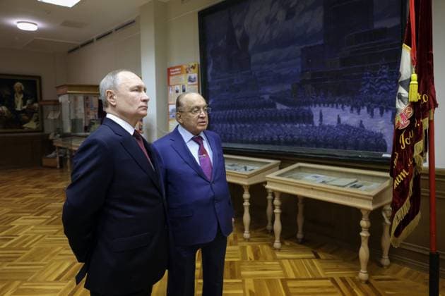 Russia Putin MSU Trustees Board 8845796 24.01.2025 Russian President Vladimir Putin, accompanied by Lomonosov Moscow State University (MSU) Rector Viktor Sadovnichy, tours an exhibition at the MSU History Museum before a meeting of the Board of Trustees of Lomonosov Moscow State University in Moscow, Russia. Gavriil Grigorov POOL Moscow Russia  Copyright: xGavriilxGrigorovx