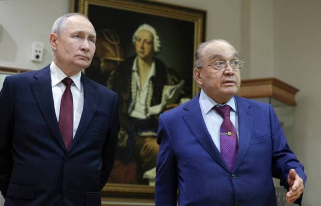 Russia Putin MSU Trustees Board 8845798 24.01.2025 Russian President Vladimir Putin, accompanied by Lomonosov Moscow State University (MSU) Rector Viktor Sadovnichy, tours an exhibition at the MSU History Museum before a meeting of the Board of Trustees of Lomonosov Moscow State University in Moscow, Russia. Gavriil Grigorov POOL Moscow Russia  Copyright: xGavriilxGrigorovx