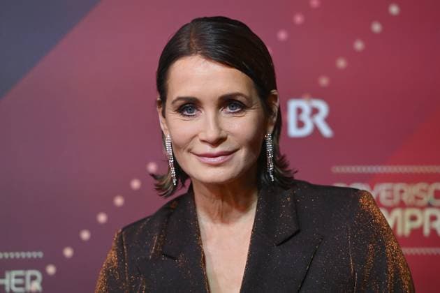 Anja Kling actress, single picture, cropped single motif, portrait, portrait, portrait red carpet, red carpet, Bavarian Film Award 2024 on 24 01 2025 at the Prinzregententheater in Munich
