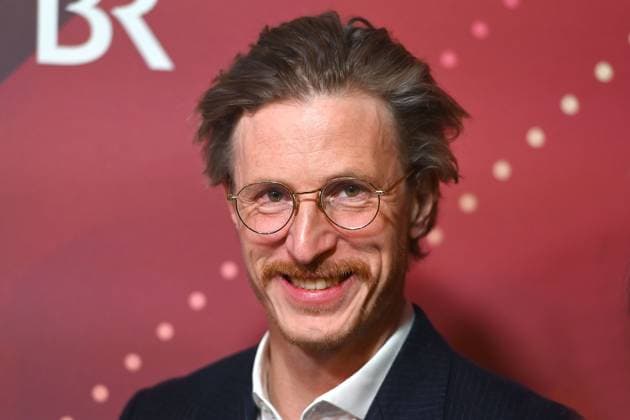 Golo Euler actor , single picture,cropped single motif,portrait,portrait,portrait red carpet,red carpet,Bavarian Film Award 2024 on 24 01 2025 at the Prinzregententheater in Munich