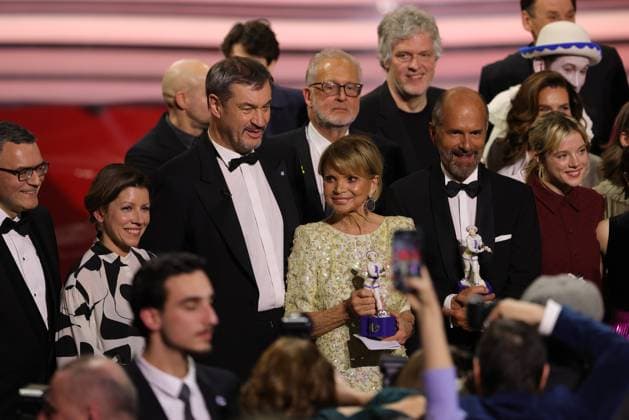 Bavarian Film Award 2024Bavarian Film Award 2024 Closing picture with Dr. Markus Söder and the award winners Uschi Glas, Christoph Maria Herbst, Jella Haase Presentation of the 46 Bavarian Film Award 2024 on 24 01 2025 at the Prinzregententheater in Munich Bavaria, Germany