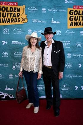 TAMWORTH COUNTRY MUSIC FESTIVAL, Diane Lindsay (left) arrives at the Golden Guitar Awards during the 53rd Tamworth Country Music Festival in Tamworth, NSW, Saturday, January 25, 2025. ( NO ARCHIVING, EDITORIAL USE ONLY, NO USE IN BOOKS WITHOUT CONSENT TAMWORTH NEW SOUTH WALES AUSTRALIA  Copyright: xBIANCAxDExMARCHIx 20250125185583305383