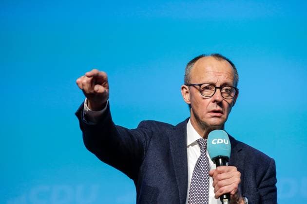 News Themen der Woche KW04 News Bilder des Tages Neujahrsempfang der CDU mit Kanzlerkandidat Friedrich Merz in Künzelsau. Der Bundesvorsitzende der CDU sowie Vorsitzender der CDU CSU-Bundestagsfraktion sprach vor 2000 Zuhöhrern im Carmen Würth Forum. 25.01.2025: Künzelsau, Baden-Württemberg, Deutschland *** New Years reception of the CDU with Chancellor candidate Friedrich Merz in Künzelsau The Federal Chairman of the CDU and Chairman of the CDU CSU parliamentary group spoke to an audience of 2000 at the Carmen Würth Forum 25 01 2025 Künzelsau, Baden Württemberg, Germany
