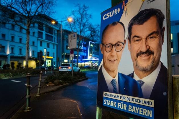 Aschaffenburg, Bavaria, Germany - January 25, 2025: A CSU election poster in the city center of Aschaffenburg shows Markus Söder and Friedrich Merz with the slogan: Together for Germany - Strong for Bavaria. The political presence in the city highlights the upcoming federal election and the focus on Bavaria *** Ein CSU-Wahlplakat in der Innenstadt von Aschaffenburg zeigt Markus Söder und Friedrich Merz mit dem Slogan: Gemeinsam für Deutschland Stark für Bayern. Die politische Präsenz in der Stadt hebt die anstehende Bundestagswahl und den Fokus auf Bayern hervor