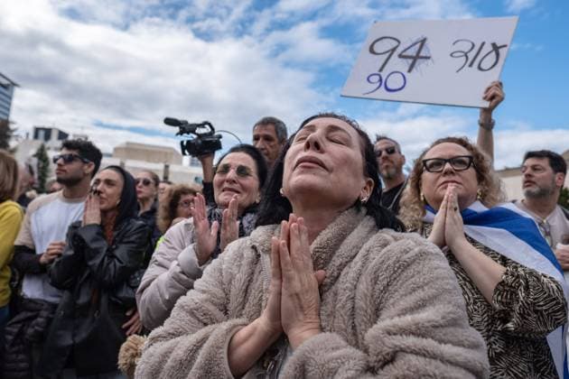 Bilder des Jahres 2025, News 01 Januar News Themen der Woche KW04 News Bilder des Tages January 25, 2025, Petach Tikva, Tel Aviv, Israel: ISRAELI HOSTAGES LIRI ALBAG, DANIELLE GILBOA, KARINA ARIEV AND NAAMA LEVY ARRIVE IN ISRAEL AFTER 477DAYS IN HAMAS CAPTIVITY. Petach Tikva Israel - ZUMAs319 20250125_znp_s319_067 Copyright: xGabyxSchuetzex