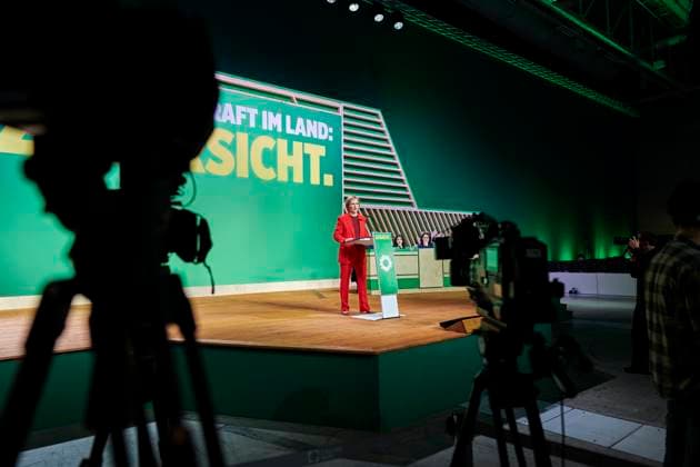 Bundesdelegiertenkonferenz 2025: Franziska Brantner EUR, Deutschland, Berlin, 26.01.2025: Bundesvorsitzende von B90 Die Grünen Franziska Brantner . Auf der Außerordentlichen Bundesdelegiertenkonferenz 2025 wird über das Bundestagswahlprogramm abgestimmt. Verlangt wird ein Klimageld, Mindestlohn, Deutschlandticket sowie Steuerentlastungen für kleinere und mittlere Einkommen. *** Federal Delegates Conference 2025 Franziska Brantner EUR, Germany, Berlin, 26 01 2025 Federal Chairwoman of B90 The Greens Franziska Brantner At the Extraordinary Federal Delegates Conference 2025, the Bundestag election program will be voted on Climate money, minimum wage, Germany ticket and tax relief for small and medium incomes are demanded